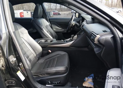 2017 Lexus Is 200T z USA, uszkodzony, nr VIN JTHBA1D25H5053555